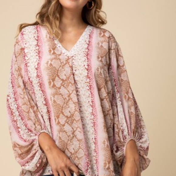 BOUTIQUE- BEAUTIFUL PATTERNED BLOUSE WITH 3/4 BALLOON SLEEVES - Picture 3 of 7